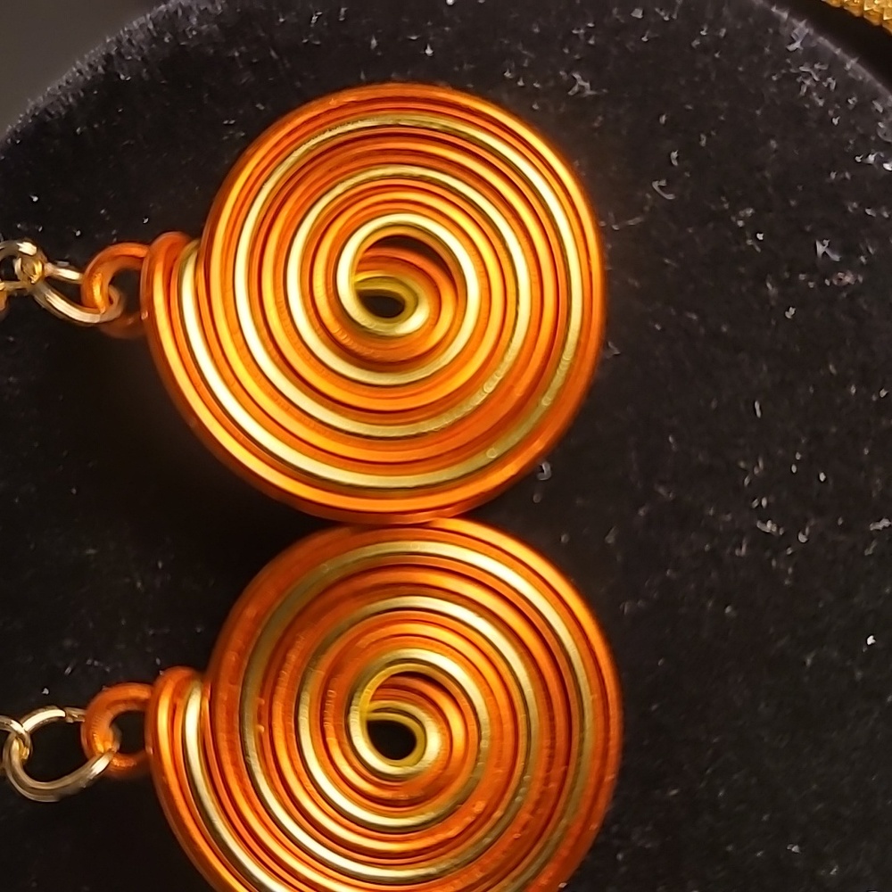 Gold and Orange Heart Necklace and Earring Set - Picture 4 of 4